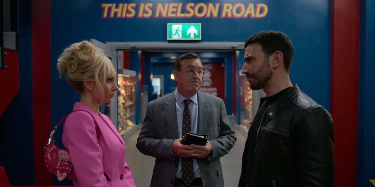 snacktimey's tweet photo. I called it in the trailer before the season started -- this looks like he's officiating a wedding. Let's hope we see this set up again. https://t.co/HeMx9ZnoYF