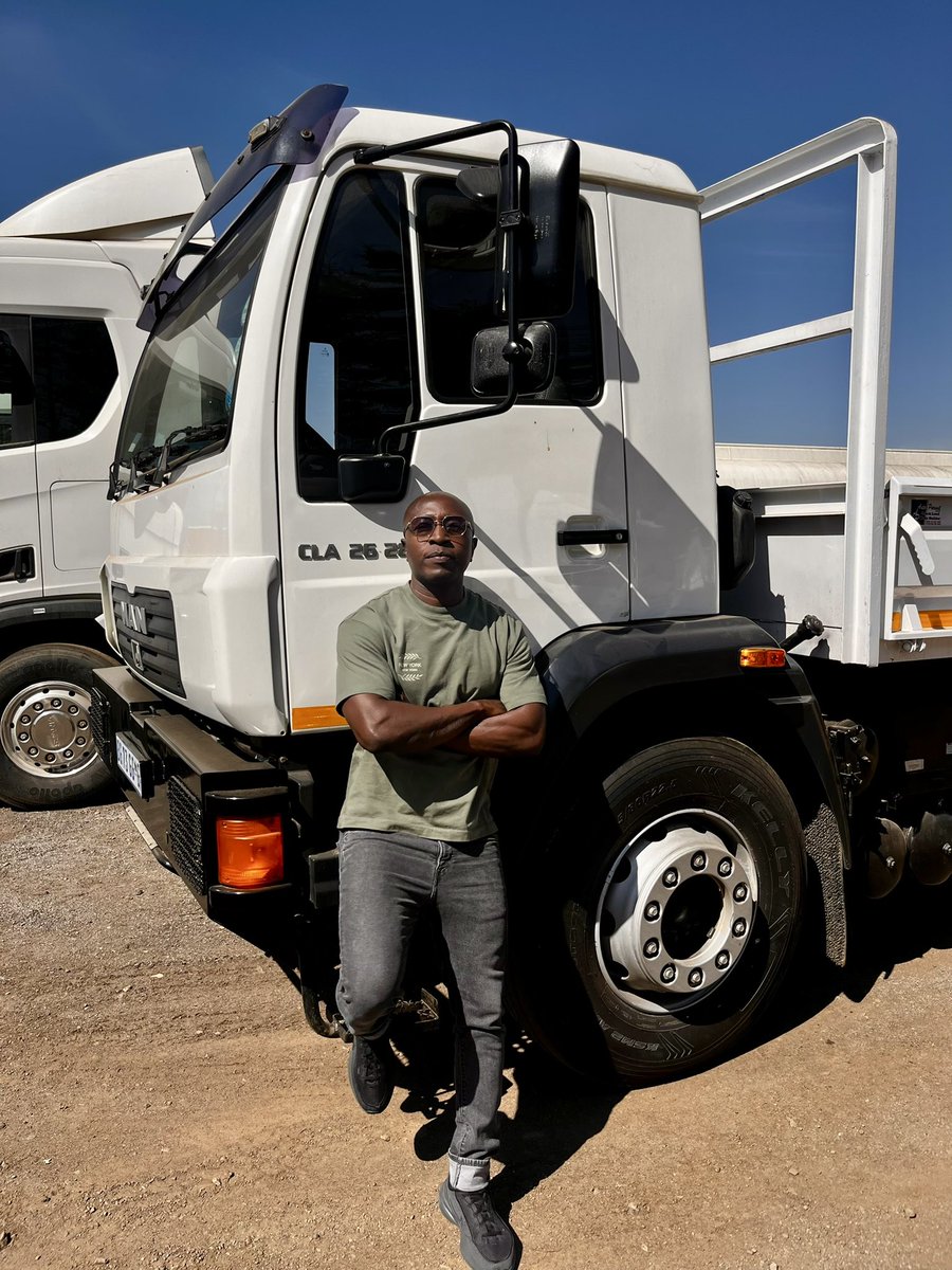 selfstyledking's tweet photo. Congratulations to one of @Rovertlogistics clients (church body) on their truck purchase. This is me doing the Lordβs work πππΎ https://t.co/FIbNn9xV1F
