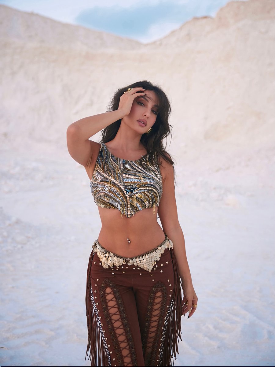 Norafathemi's tweet photo. Nora Fatehi 🔥🔥 https://t.co/RRNWWo2jQ5