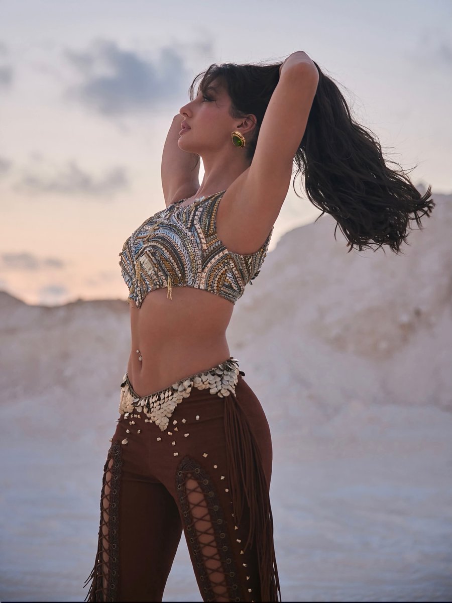 Norafathemi's tweet photo. Nora Fatehi 🔥🔥 https://t.co/RRNWWo2jQ5