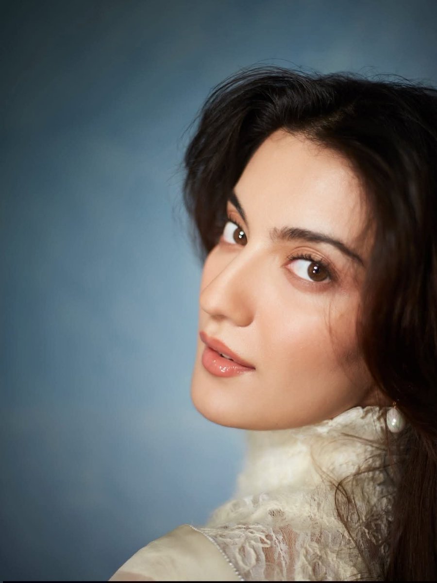 TheDailyJagran's tweet photo. #InPics | Pratibha Ranta is serving pure elegance in white! Her latest pictures beautifully capture her natural charm, effortless style and graceful presence, leaving fans completely mesmerised. ✨
#PratibhaRanta #WhiteLook #NaturalBeauty #ElegantStyle #CelebrityStyle✨🤍 https://t.co/eHUG442wwU