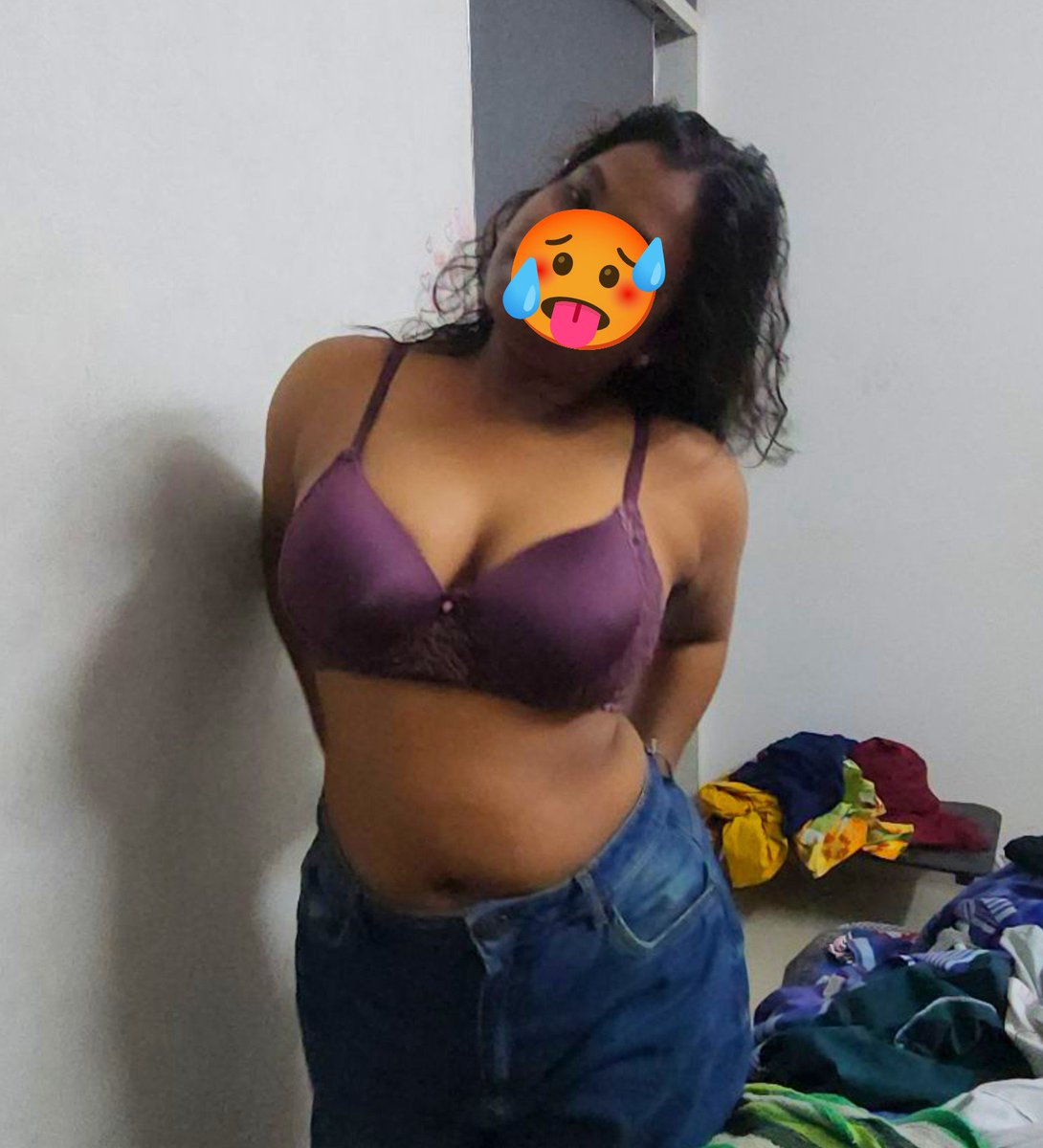 boultboy30's tweet photo. Part -3 🤤 
 Bra kula poola sorugi Kanji ava moonjula therikanum 💦💦 
Ava #Molai amuki paal ah kudukanum 

#sexypose #hotboobs #boobs https://t.co/xcKvMbZVod