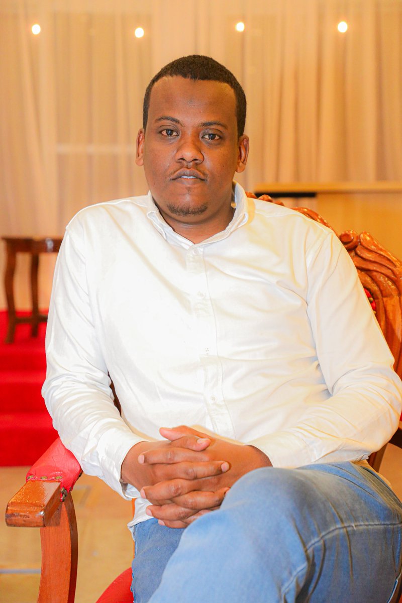 AbdihakimKeinan's tweet photo. Mulisema bag ni ya kubeba Kura ya Keinan. Good afternoon watu wangu! https://t.co/2iPv29txbK