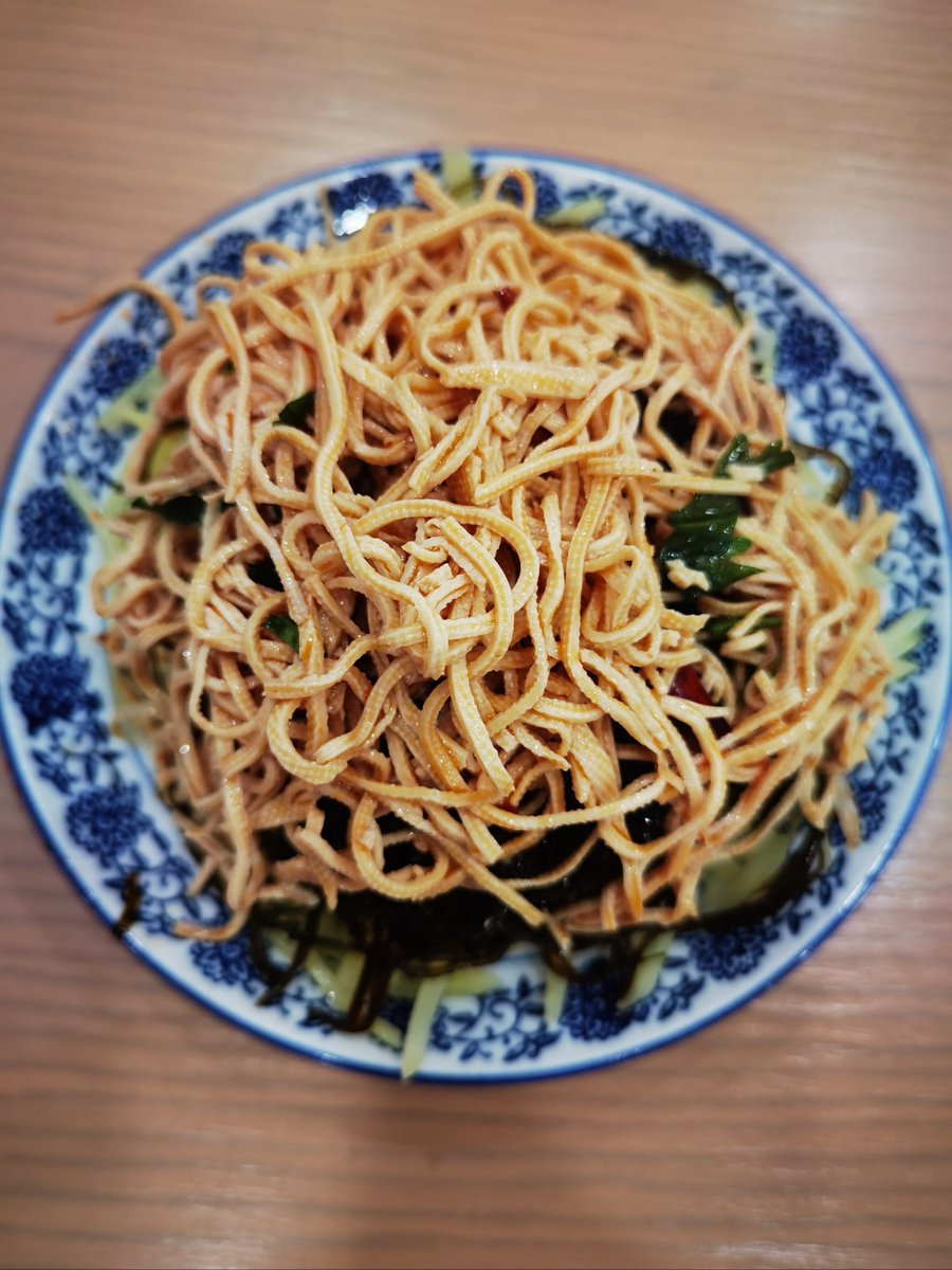 mopsq170574's tweet photo. Just found the BEST hidden noodle spot in town! Hand-pulled noodles with spicy Sichuan broth—chewy, flavorful, and 10/10 will come back next week.  #FoodieAdventures #LocalGem https://t.co/mZ2zTBJuu8