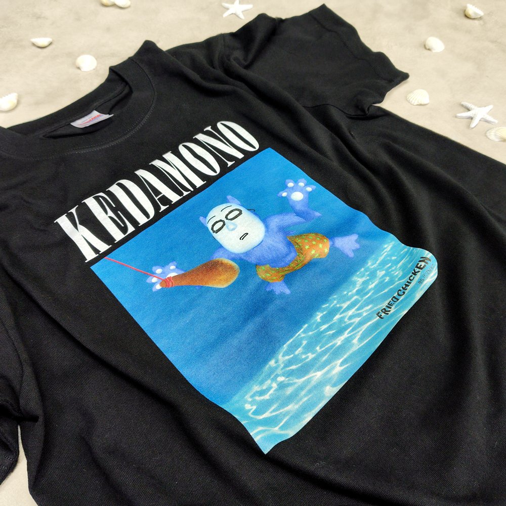 anigater's tweet photo. 「ポピーザぱフォーマー」のグッズをご紹介🤗

🎪ケダモノ THE DROWN Tシャツ🎪

水中で溺れる「ケダモノ」と大好物のフライドチキンを大胆にプリント🍗
放送当時の衝撃を呼び起こす、存在感抜群の1枚です✨

🔍詳細はこちら
https://t.co/AwKJEghgKR

#ポピーザぱフォーマー #ケダモノ https://t.co/Rwhlx6q0rk