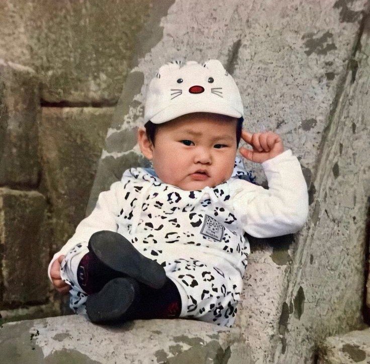plyxeol's tweet photo. xiumin thirty five years apart and still thinking https://t.co/hUvZR3SeWn