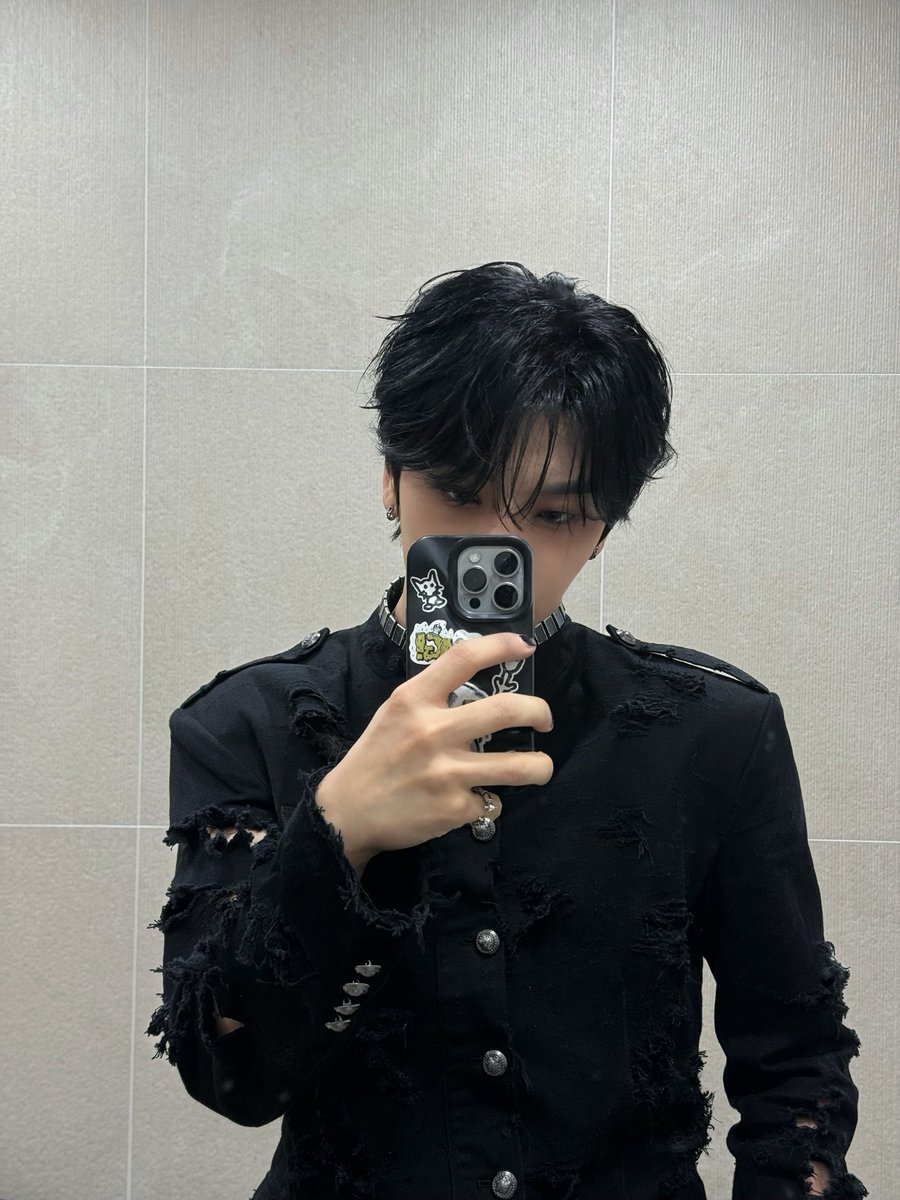 ALD1_official's tweet photo. 📸

#ALPHADRIVEONE #ALD1
#알파드라이브원
#XINLONG #씬롱 https://t.co/9QfV8cYcfC