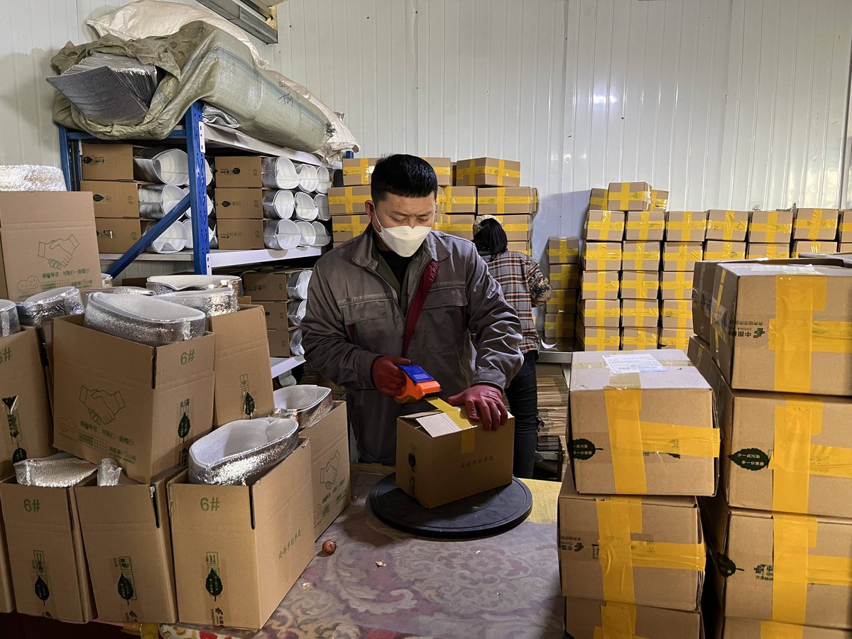 aelic516837's tweet photo. Just finished prepping all 120 order packages for the weekend market—no last-minute mess, feeling so accomplished! https://t.co/zCLFmi4MMw