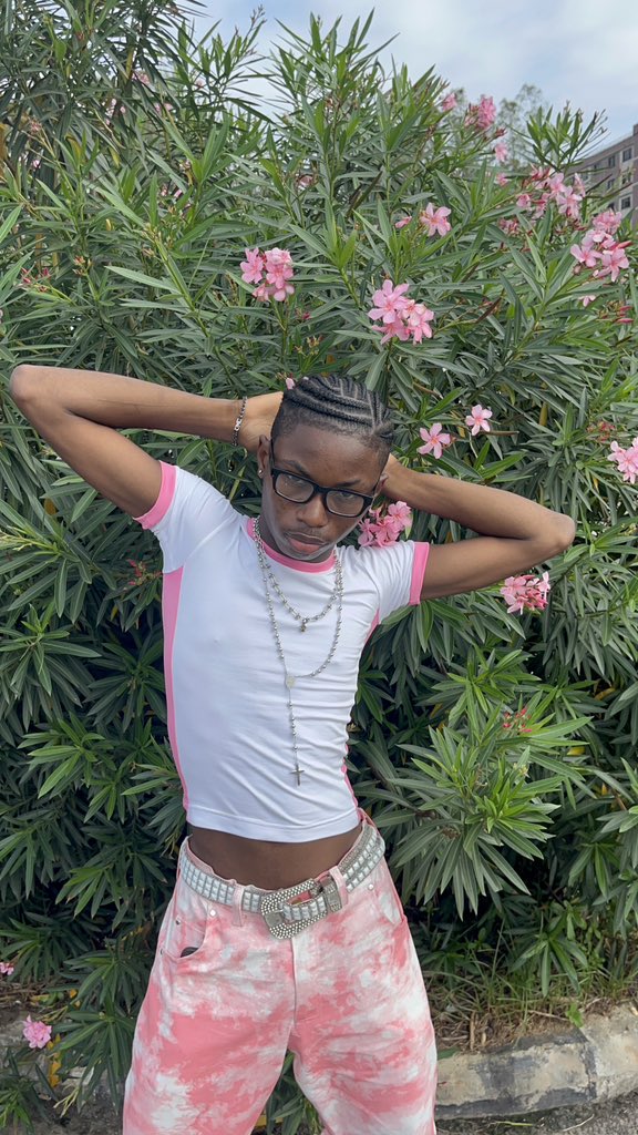 swetHenry0's tweet photo. Rate My Outfit 🌸 #sexy #hot #PinkDress #mlm #mutals #goviral https://t.co/f0Kx9jhauV