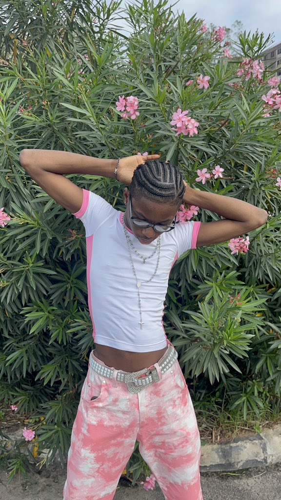 swetHenry0's tweet photo. Rate My Outfit 🌸 #sexy #hot #PinkDress #mlm #mutals #goviral https://t.co/f0Kx9jhauV