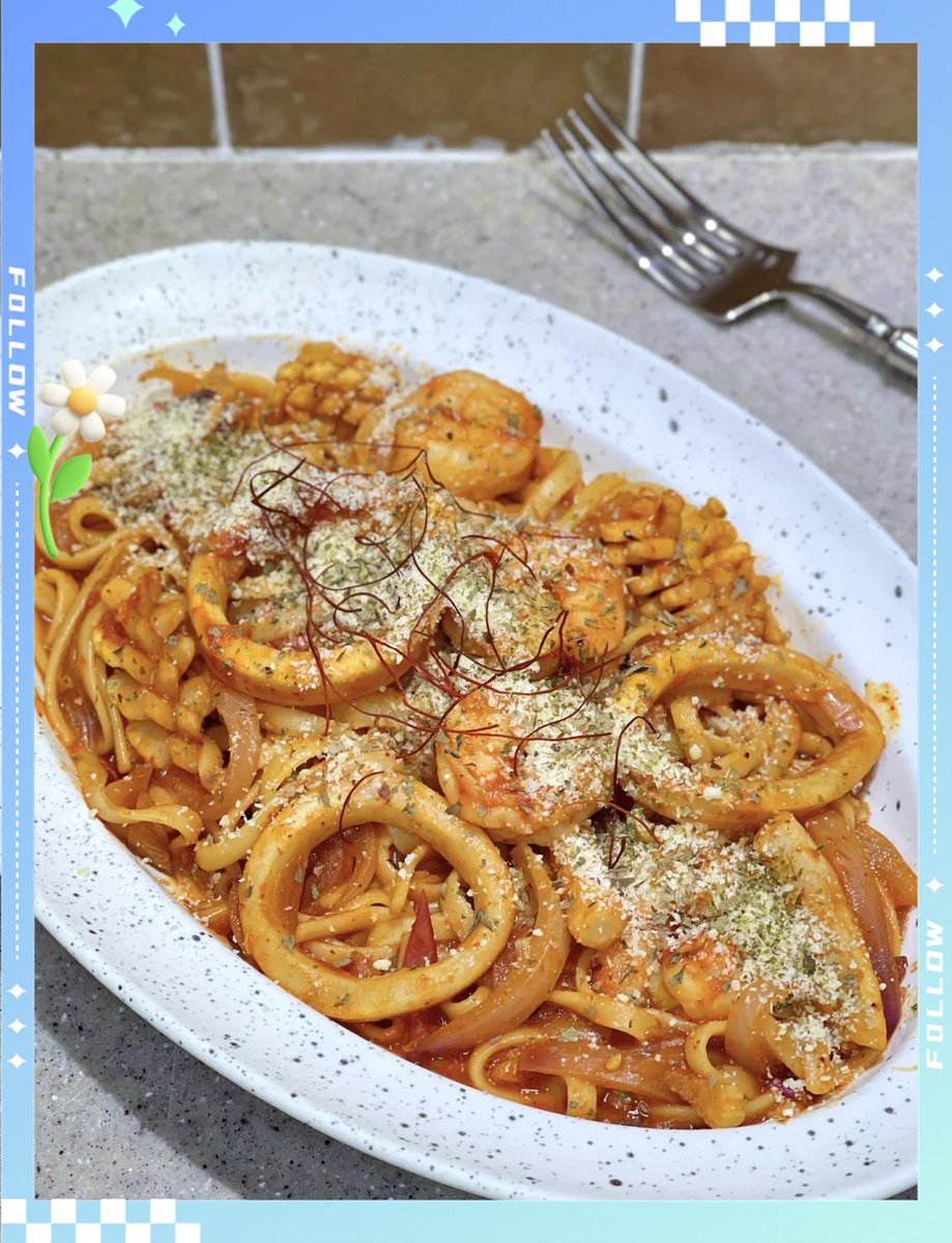 ailee900529's tweet photo. Just whipped up creamy garlic parmesan pasta in 15 mins! Simple, cozy, and way better than takeout https://t.co/wzr0pMEhwn