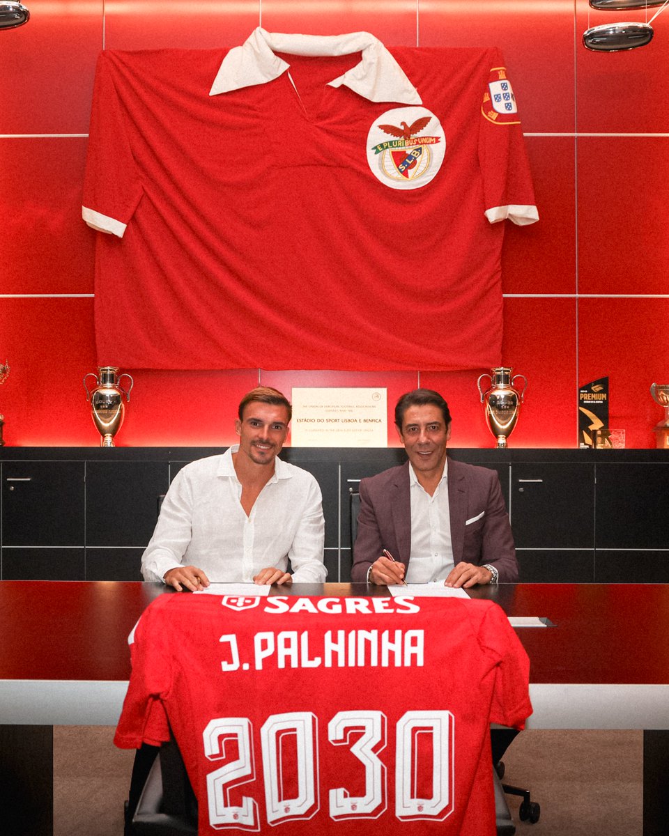 SLBenfica's tweet photo. ✍️ Palhinha 2️⃣0️⃣3️⃣0️⃣ https://t.co/Pp0F9tsUqg