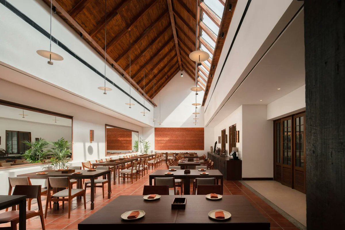 DAMAN_Magazine's tweet photo. From regional classics to innovative dishes, TAMU Jakarta offers a taste of the archipelago’s best

Read more
https://t.co/vgLQviGYSC https://t.co/zErrJxG66x