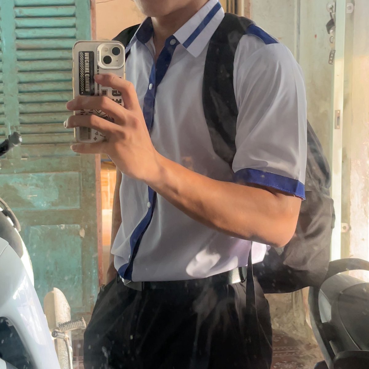 DERIUSCUTE's tweet photo. Vậy là đi học chính thức rùi. Nào tui rãnh tui hiện lên chơi vs mn nhá, giờ tui lặn đây~~~~~ https://t.co/MB3hNzZd9r
