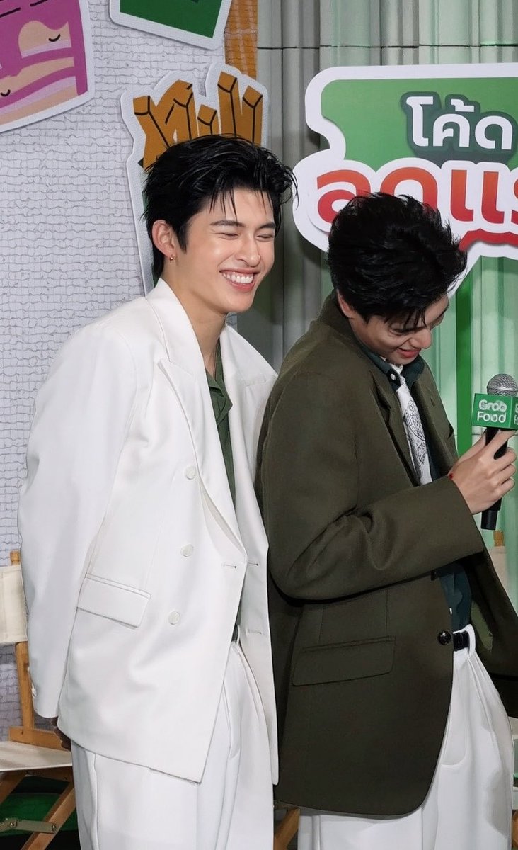 seetheright_1's tweet photo. เข้าใจคำว่าจมอกปะ แผ่นหลังชิดอกอะ อห เขินไซส์ดิฟ 🫠🫠🫠🫠 https://t.co/aUXGB24Efp