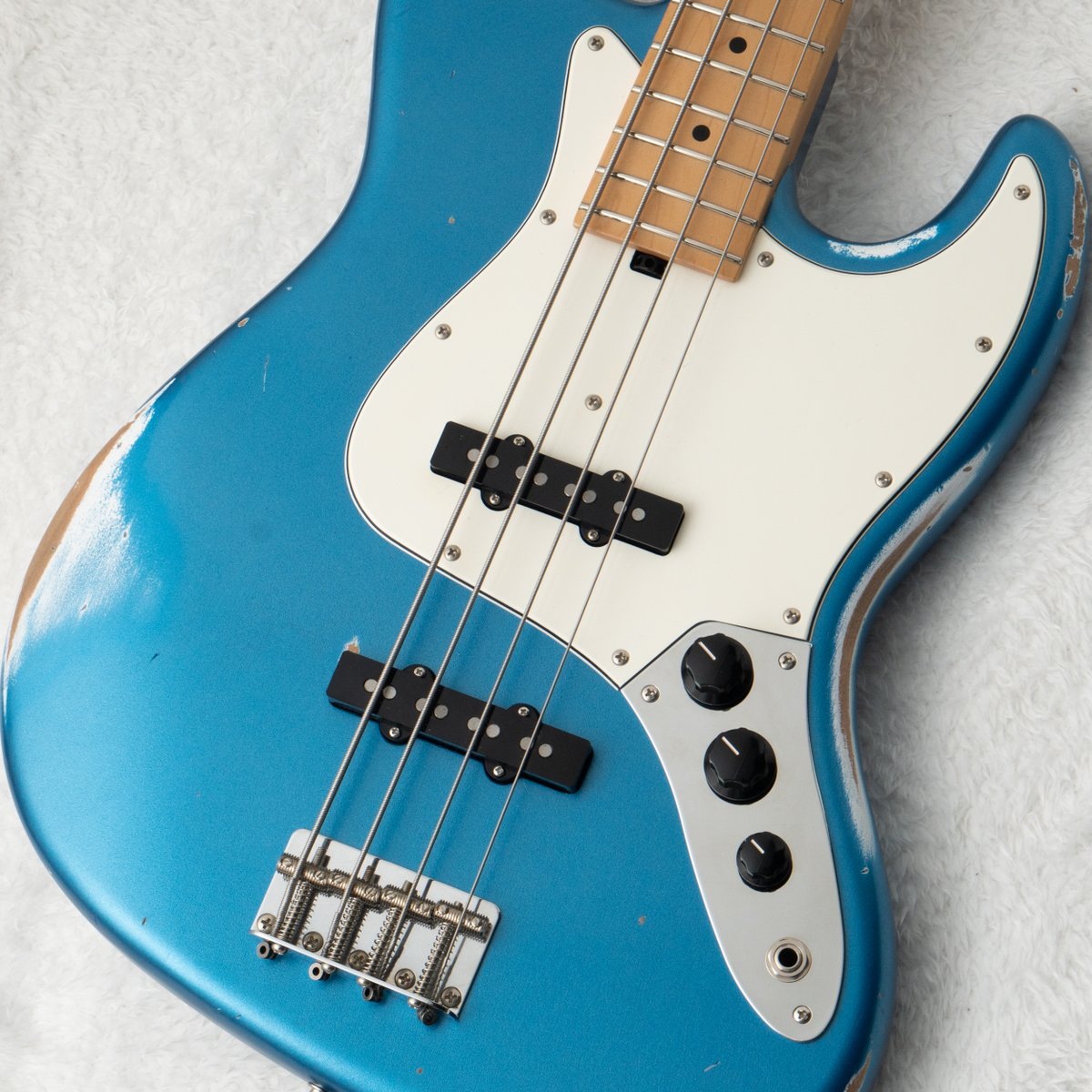 machidax's tweet photo. 【#RedHouse 新着入荷✨】
SPL-General J/4 Heavy Aged ~Lake Placid Blue~
木目が透けて見えるほどの極薄オールラッカー仕上げ🌳
製作初期段階からエイジド仕上げを前提とすることで手に取りやすい価格を実現✨
ルックス抜群のJBモデル🎸
▼詳細はこちら
https://t.co/2pNFstpakZ https://t.co/nuUogb5hQ2