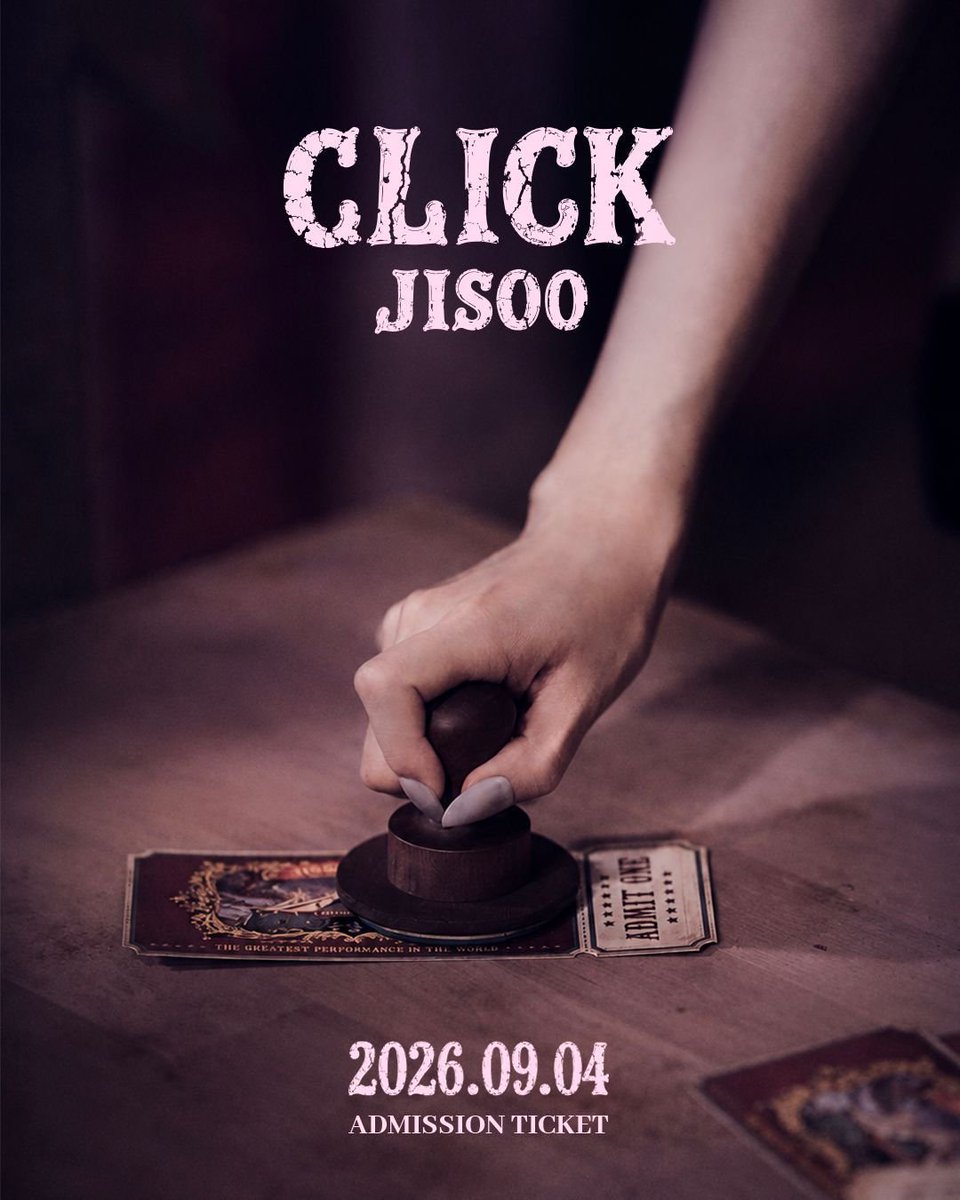 sooyaslovejisoo's tweet photo. Damn she planned all of this and we don't even know what that means. The first pic is from Amortage photobook. So Click photobook may have something in there for her next move. https://t.co/TqKji7LQHl