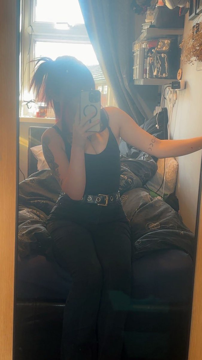 Ca4llixah's tweet photo. men who love being bullied by 5’2 girls, wyd rn? https://t.co/OBAOp3dJLD