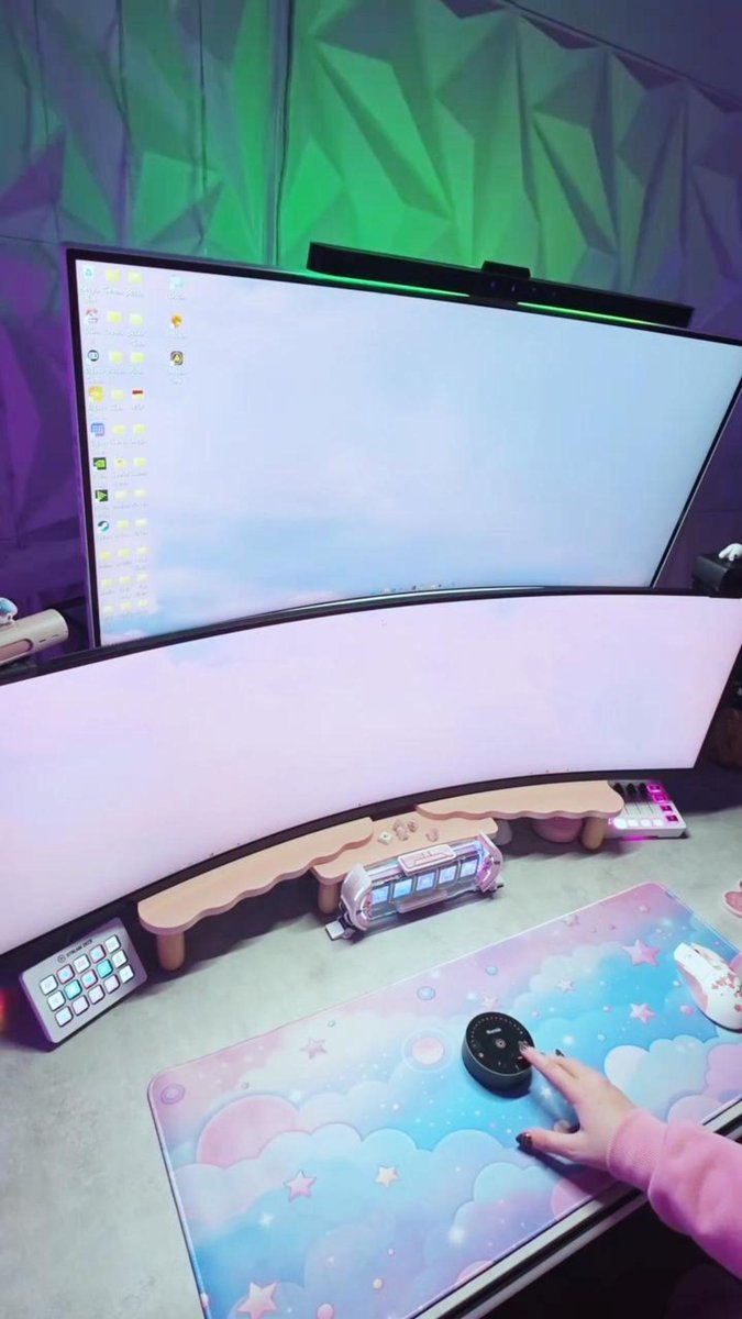 QuntisO's tweet photo. Quntis Curved Monitor Light Bar IM Music Sync 45 cm (17.7 inch) Black, Wireless Dual Control With 13 Modes RGB Backlight
🛒Official : https://t.co/g7tcUdcrJD
📷Instagram: https://t.co/mGbvoQifOh
📷https://t.co/LZRjlgColg
#quntis #monitorlight #desklighting #desksetup #tech https://t.co/MccJEN6DWD