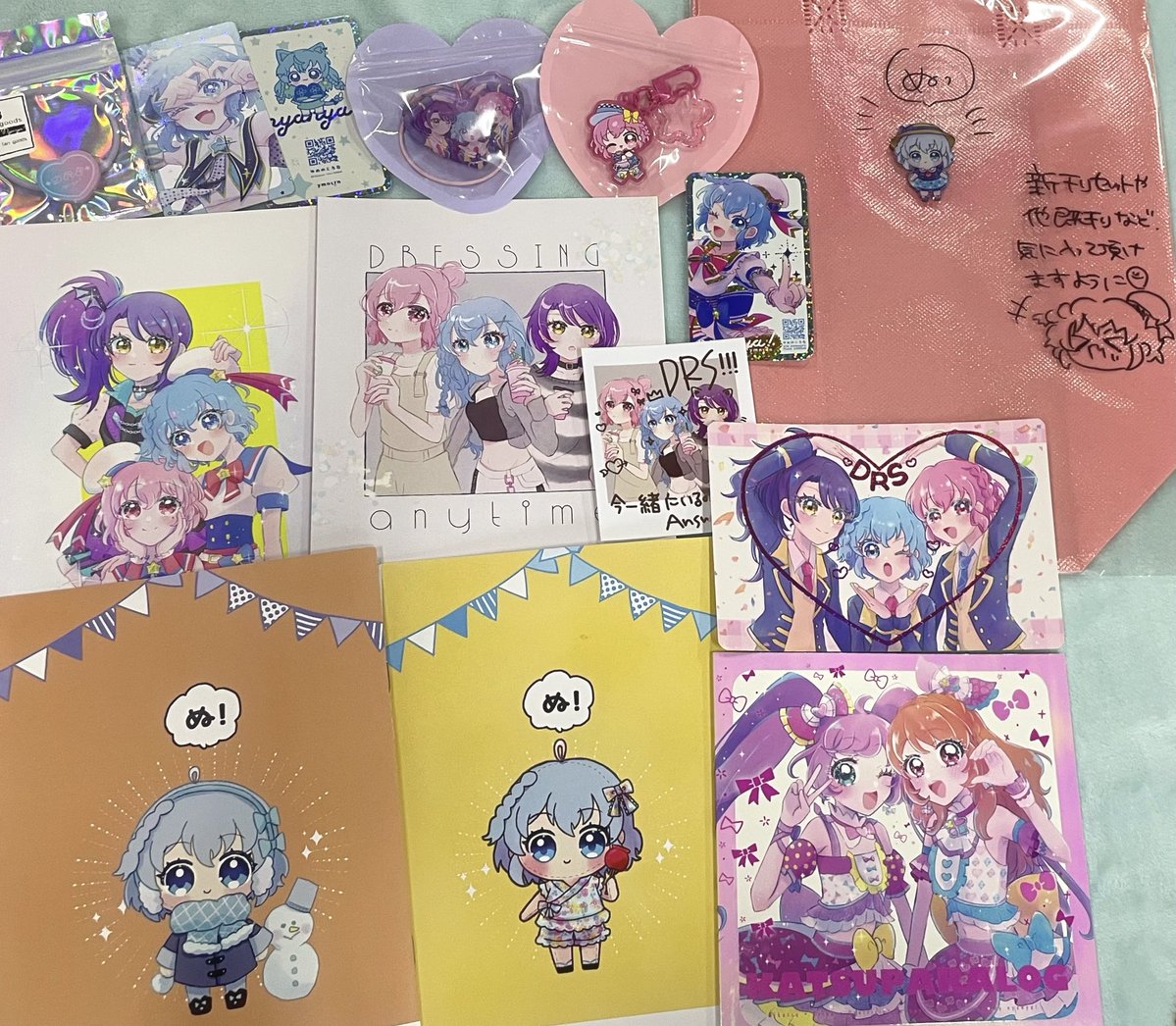 _srwk_ris03's tweet photo. ゆめのころなさん（@ymncrn ）の新刊セットと既刊にグッズが届いた〜♪
6年くらいずっと好きで、今年高校を卒業したので念願の初購入でした🫶🏻全部かわいすぎてしあわせ、、🥰大切にします✨♡ https://t.co/jYpoOQ3wFV