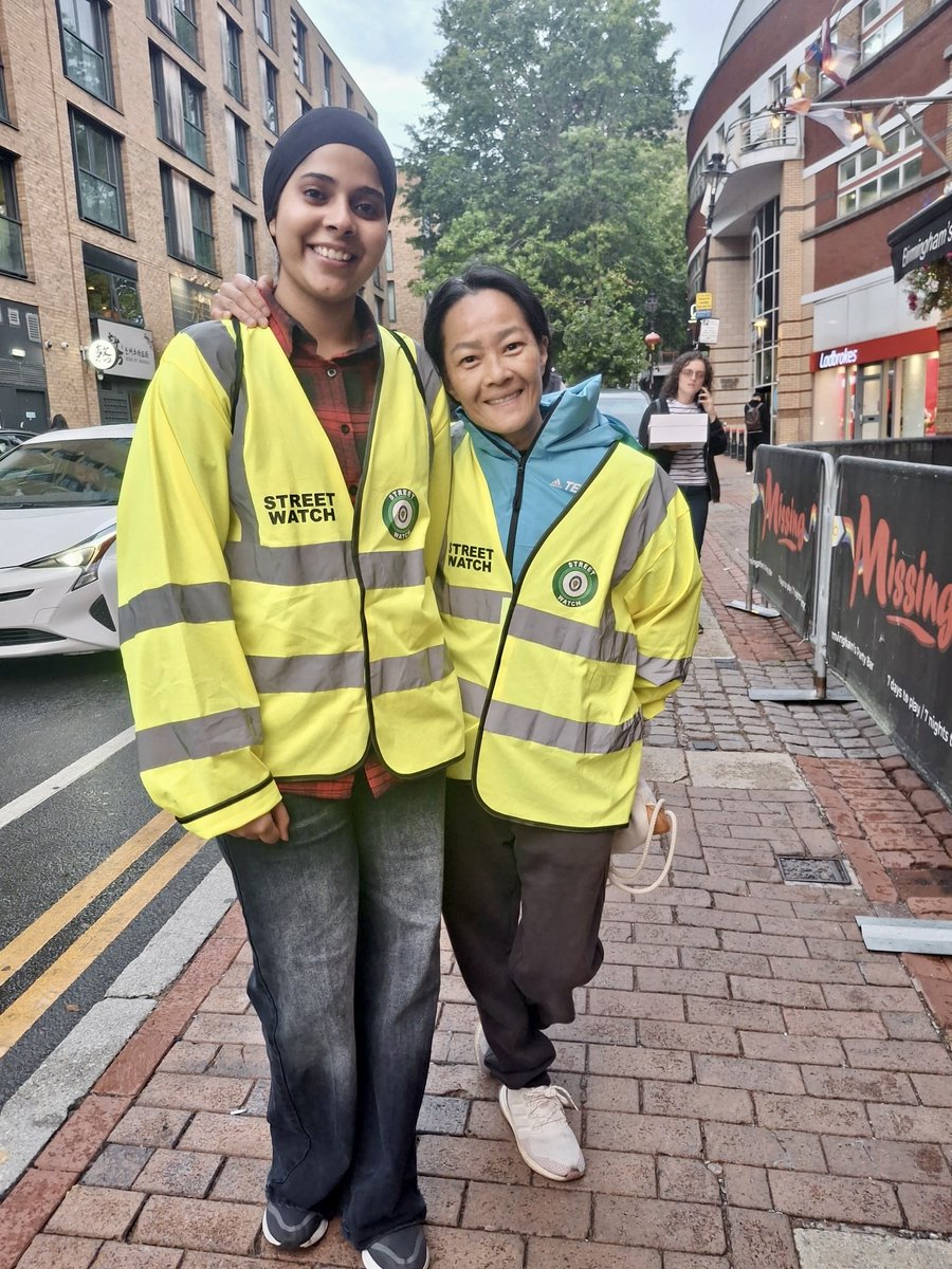 SouthsideDist's tweet photo. 🤝 Together, we’re making Southside safer and more welcoming.

Our Wardens work alongside ASB Officers, Southside Street Watch volunteers &amp; City Pastors to support businesses, visitors and our community.

See them out and about? Say hello! 👋 https://t.co/T4oA8qQsGD