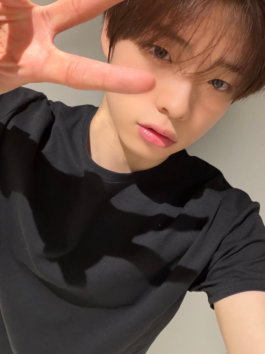 TIOT_NOW's tweet photo. [#예찬]   
더위 조심하세요‼️🫠

#TIOT #티아이오티 
#신예찬 #SHINYECHAN https://t.co/kJMWU1WsMf