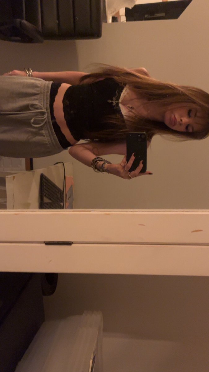 willowthornx's tweet photo. Dont dm me i’ll pee on u to mark territory https://t.co/fmdZdTD83H