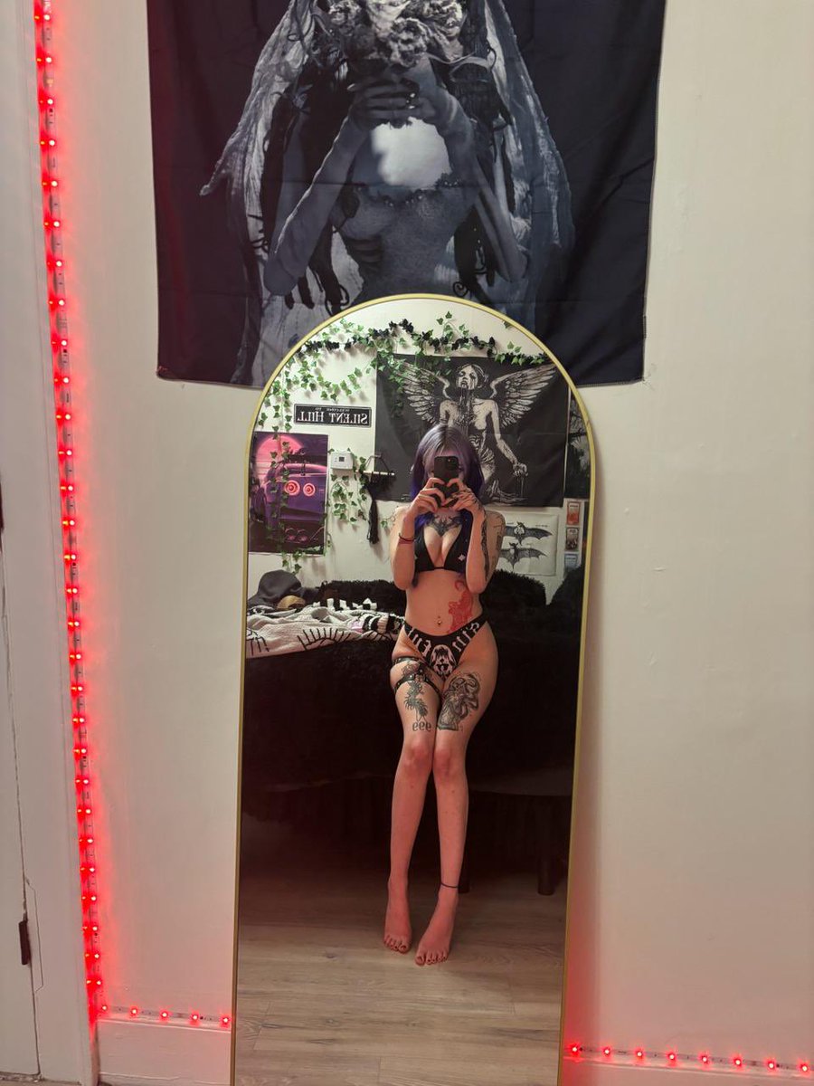 QuinnShadows's tweet photo. men who grind against the bed while they eat you out 🤤🔥🍑 https://t.co/Xcgot0Egxa