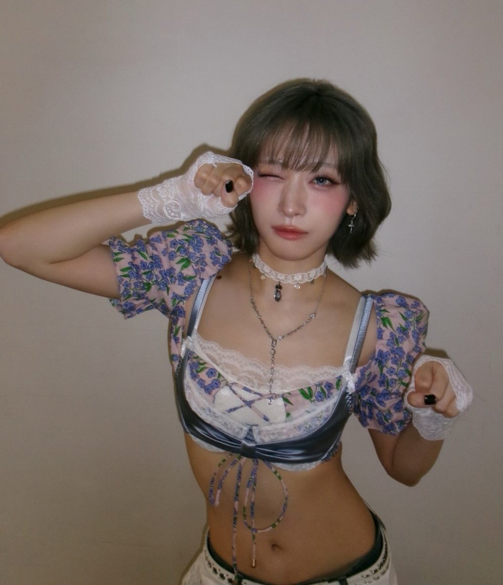 pon_hana77's tweet photo. 最近のジスさんあまりにニャンコすぎでは https://t.co/IqiRVOFOCg