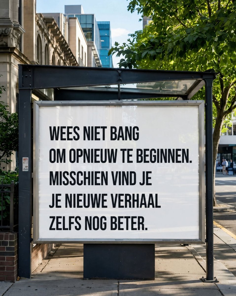 Tim_Dons's tweet photo. Loopbanen lopen niet vast door een gebrek aan talent.

Ze lopen vast omdat we voor zekerheid blijven kiezen.
Zekerheid voelt verstandig.
Totdat het je begint tegen te houden.

#leiderschap #carriere https://t.co/R0gbP3kzlV