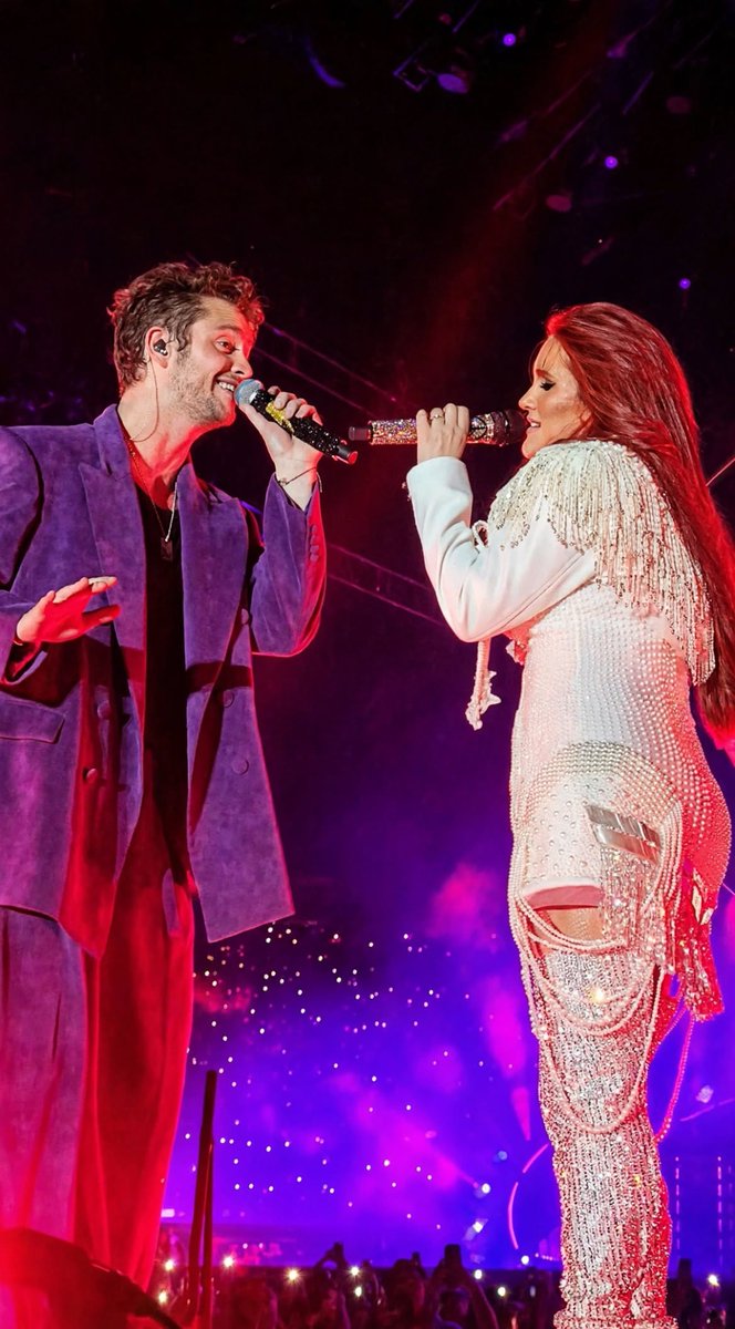 Vondyeclipse21's tweet photo. Tres años del Soy Rebelde Tour. ❤️‍🩹 Tres años desde que Dulce María y Christopher Uckermann hicieron temblar el escenario y nuestros corazones al mismo tiempo. 🥹✨ https://t.co/8LSMunI7Jp