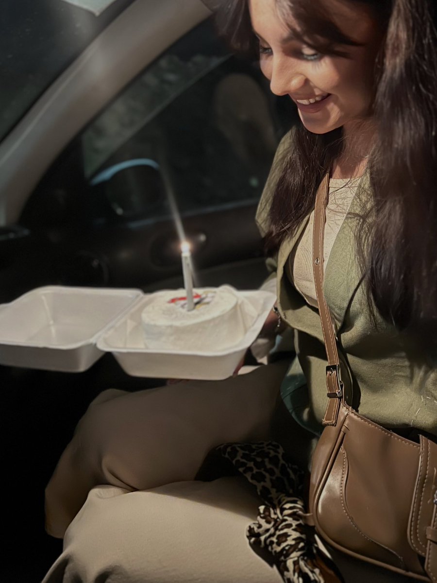 mahimaedeh__'s tweet photo. چونکه امروز تولدمه🥹🎂 https://t.co/Dj8b8sjM8S