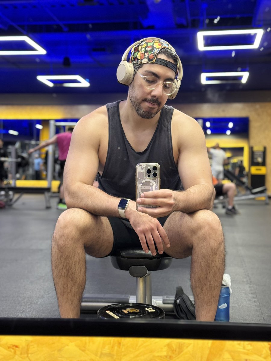 dev9abt's tweet photo. I’m the reason your boyfriend suddenly says he’s confused😂🏳️‍🌈 https://t.co/EeOtTtozly