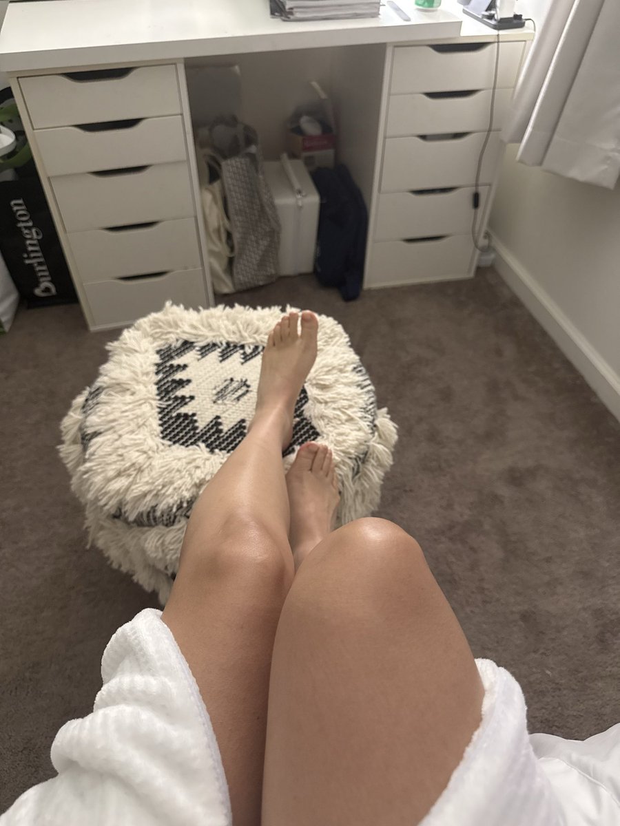 Jsweetoes_'s tweet photo. @FindomCentral Where is my pig at https://t.co/Nz8V4XVW13