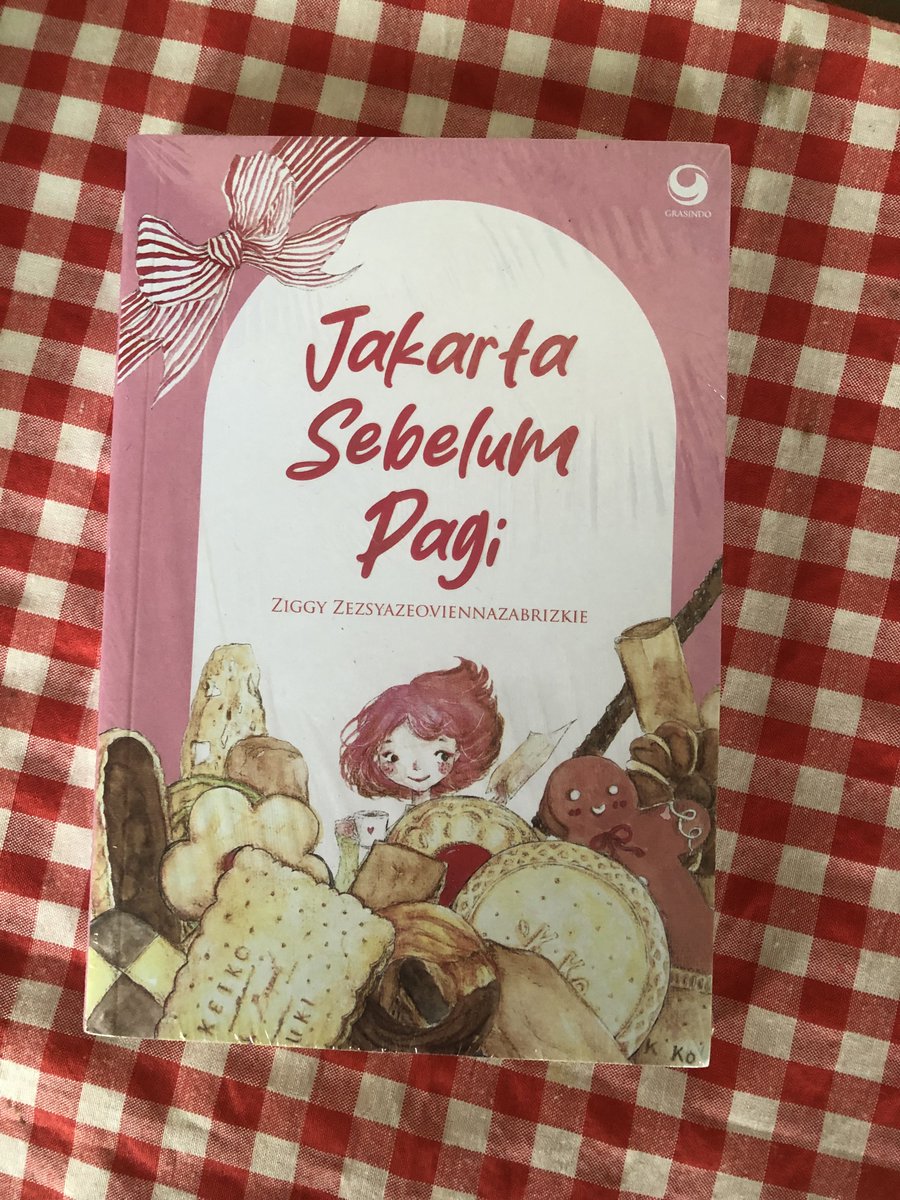 pinkishthing's tweet photo. want to sell ⭐️

all sealed and new yaA! 📚

- masquerade hotel 60k
- aroma karsa 80k
- holy mother 60k
- jakarta sebelum pagi 60k

pengiriman dr bekasi 🚚 bisa shopeee tp prefer split karena admin shopee aku besar T___T boleh tanya tanya dulu aja! mention after dm ya 🚘 https://t.co/Kg3beWiVrV
