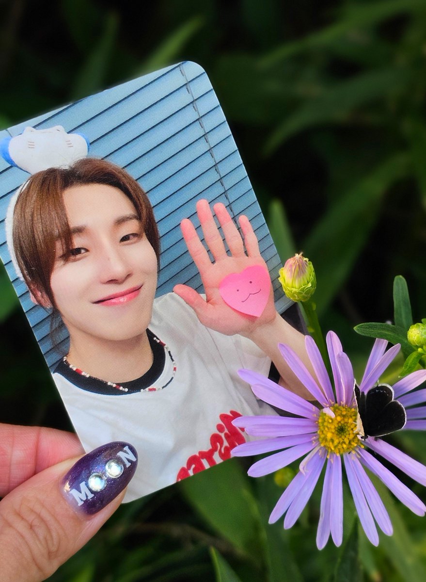 younee722's tweet photo. D+465]D-247 🩵20241120 팬싸인회.
진짜 가오리로 변신해버린! 준비하길 잘했음😉
가오리 미소 #문종업 보고싶다~~~
오늘도 #Hold_up 💕
#오늘도_문종업충전하기 
#MoonJongUp #文鐘業 #ムン・ジョンオプ https://t.co/4m010RSHFP