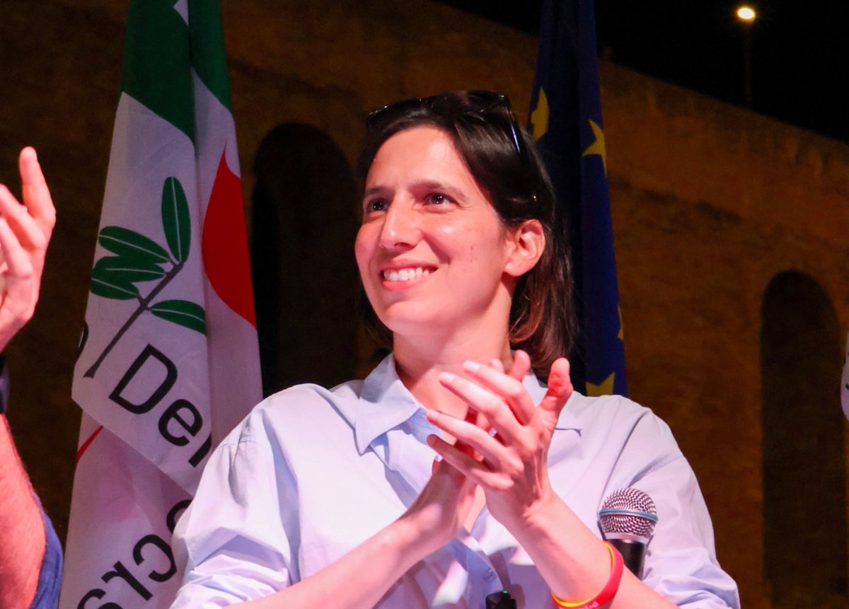 politikosit's tweet photo. Crisi energetica, #Schlein al Corriere: “Le misure tampone non bastano più. Bisogna tassare in modo equo ed efficace gli extraprofitti accumulati dalle grandi società energetiche. Meloni abbia il coraggio di far pagare di più chi si è arricchito anche in questa pesante crisi”. https://t.co/g5C4t5BDCZ