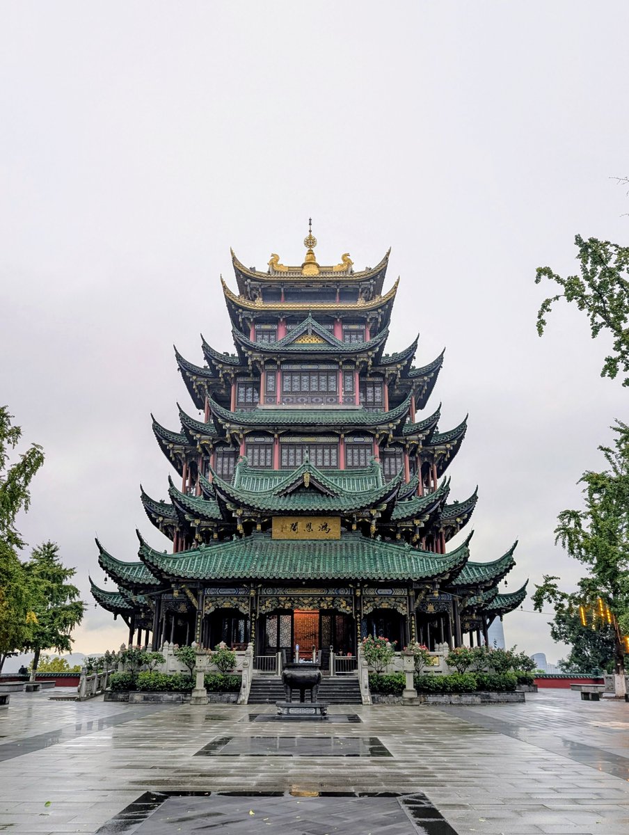 GrapefruitBalm's tweet photo. @kunley_drukpa Flawless startegy. Wonderful place to visit even past the RGB's, even though that is the main appeal, it's got a unique geography and it was the nation's provisional capital during the jap occupation. Lower prices than in the coastal cities too! https://t.co/0GQIO9ZaGz