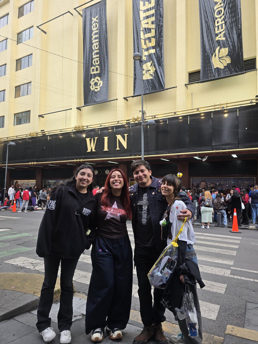 Alix_PSaav's tweet photo. Otro épico momento como MC para el tan esperado FM de #WinMetawin en México ♥️ 🇲🇽

Muchos años de espera para este encuentro y ojalá se hayan divertido tanto cómo yo ✨️ 
#JustYouandWin1stsoloFMinMexicoCity @winmetawin 🙏🫡 https://t.co/T0u7jpopwQ