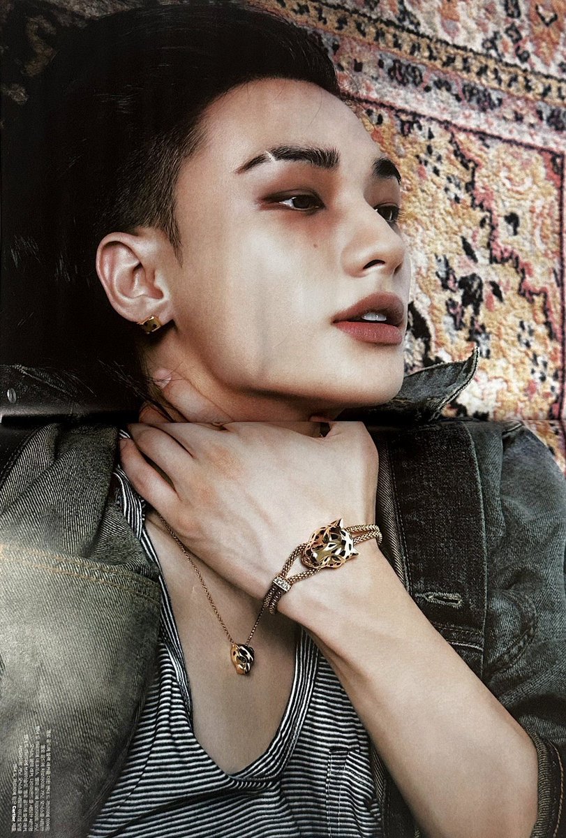 axforlix's tweet photo. is this a porn magazine?? what the fuck am i looking at??? https://t.co/LYV7Avqh7r