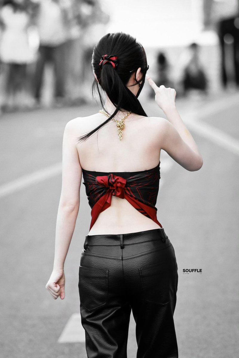ESTHERYU_TH's tweet photo. 260826 | #LongingForMyBeloved
#อวี๋ซูซิน #YuShuXin #EstherYu

🔥🔥🔥

©souffle | 虞书欣 WB https://t.co/WfnVXNpK03