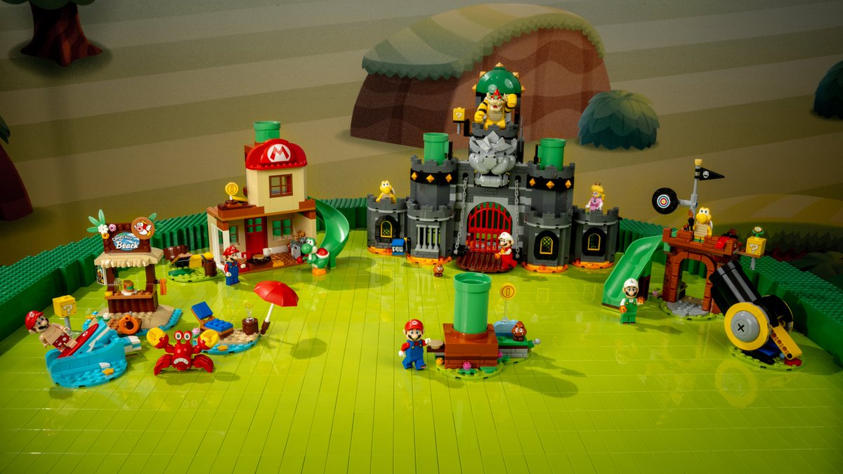 Ashnflash's tweet photo. The first ever LEGO Mario Minifigure sets have OFFICIALLY been revealed! These release on January 1st! https://t.co/BpEQz4gJCI