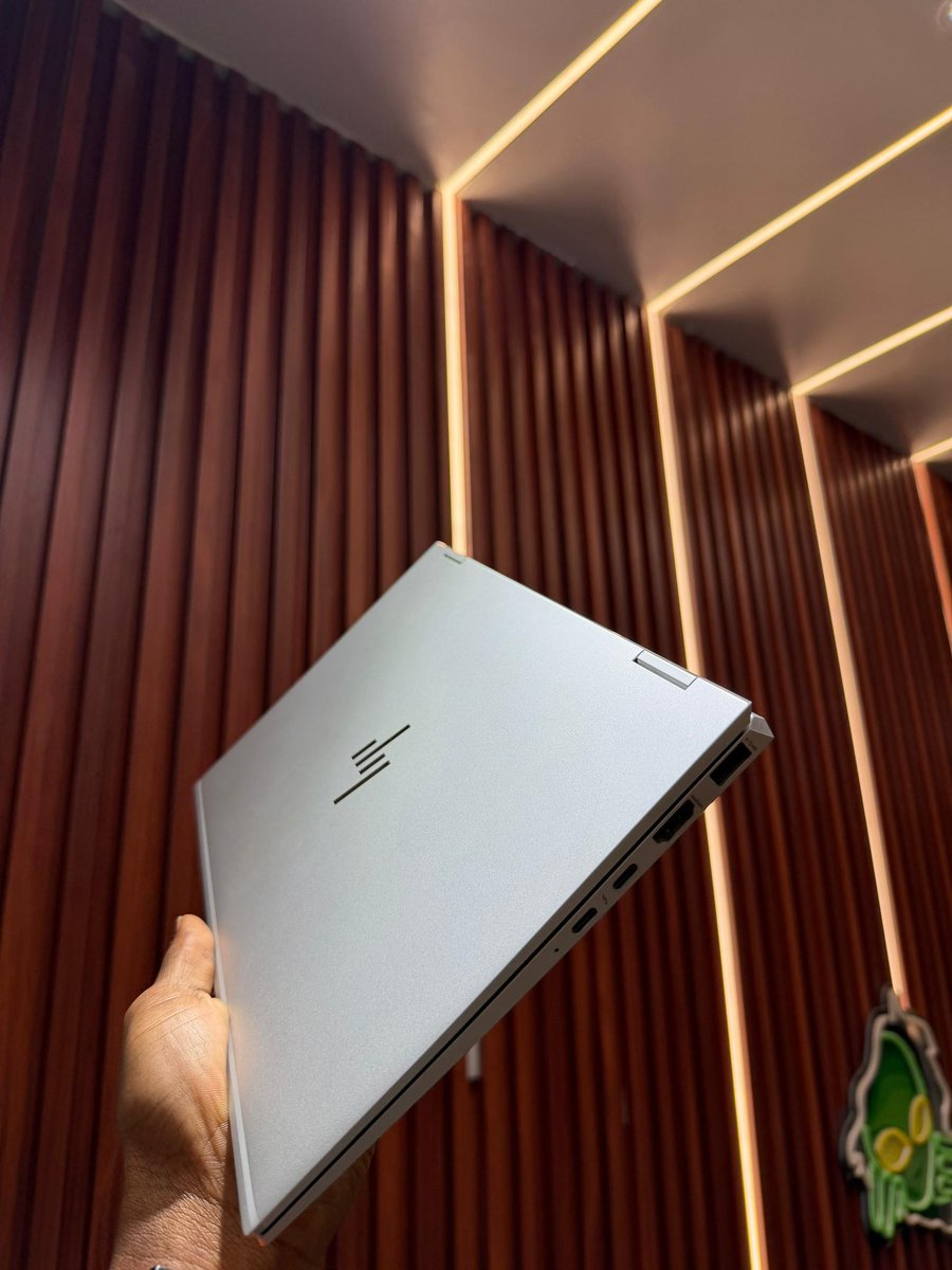 wtf_reema's tweet photo. *HP ELITEBOOK 1040 G7*
Touchscreen
Intel®️ core i5 10th generation vpro max turbo frequency
6mb cache
•14 inches
•16 GB DDR4 Ram
•256GB SSD
•Graphics: intel UHD 620(4GB)
•USB Type C
•FHD display
•Keyboard💡
•Face ID
•x360
•Charger🔌

Ghc: 5k
☎️0241636577 https://t.co/w8jq1uE3Yb