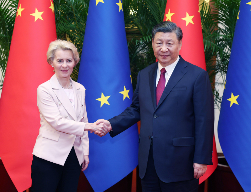 marcosagusstinn's tweet photo. 🇺🇸🇨🇳 “Free markets guarantee power.”

The greatest economic lie of the post-war era.

🔸 China runs on subsidies, state-directed investment and capital controls.

🔸 Subsidies explain 60% of Chinese firms’ market-share gains since 2005.

🔸 The US built global power through dollar-priced commodities, banking and payment networks.

🔸 US strategic sectors receive massive funding and diplomatic backing for global expansion.

Europe needs the same strategic power for its industries, the euro and its markets.

Free markets must be combined with state intervention and long-term public-private partnerships 

That is the most successful model of capitalism.