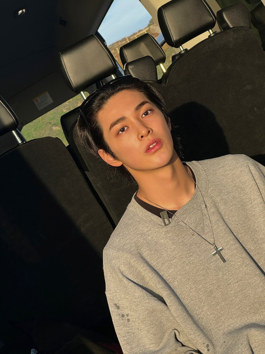 coreeeom's tweet photo. 04년생 이세진 등장 https://t.co/2qZ3vHgDlr
