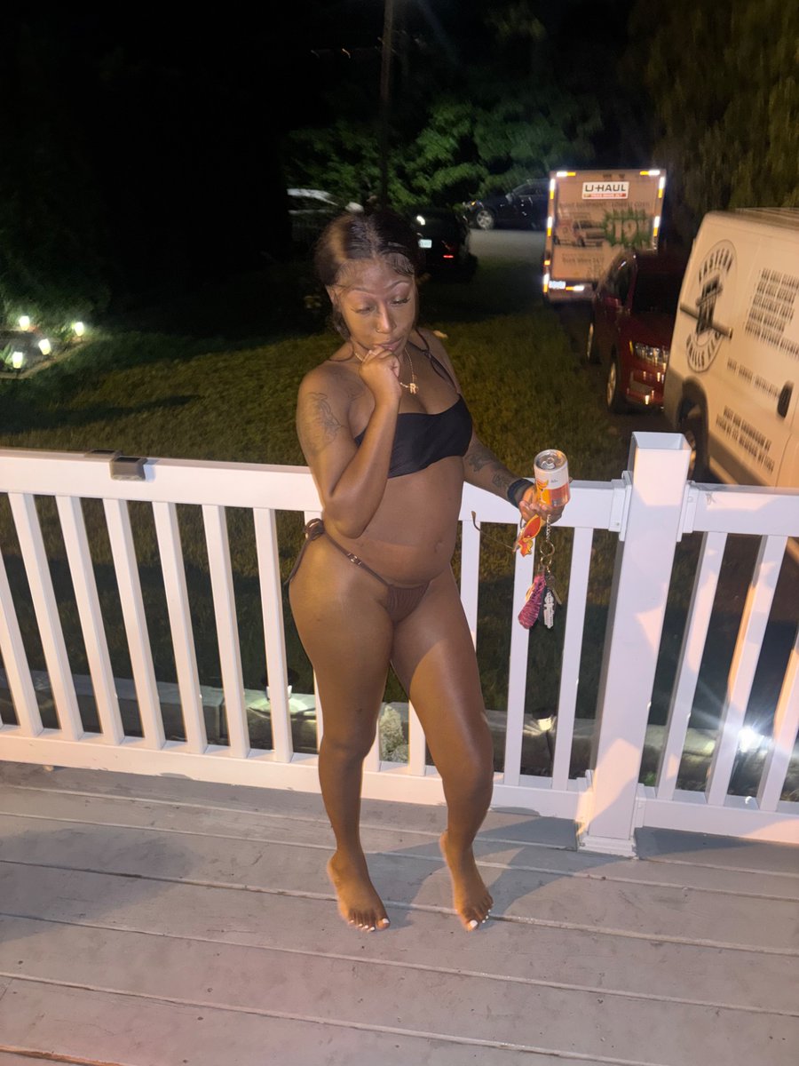 kleokilo's tweet photo. Ig seen it first x do ya worst 🤤 
#poolparty #nyc https://t.co/q6yrvEW4hF