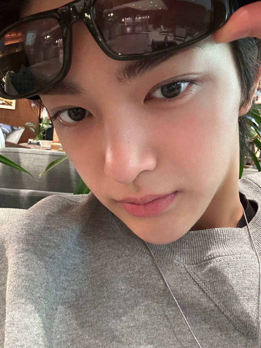 jkpp1997's tweet photo. บฮ มันเก็บรูปนี้ไว้ได้ไงนานขนาดนี้ น้องหล่อมากอะ https://t.co/loYnfE0X2n
