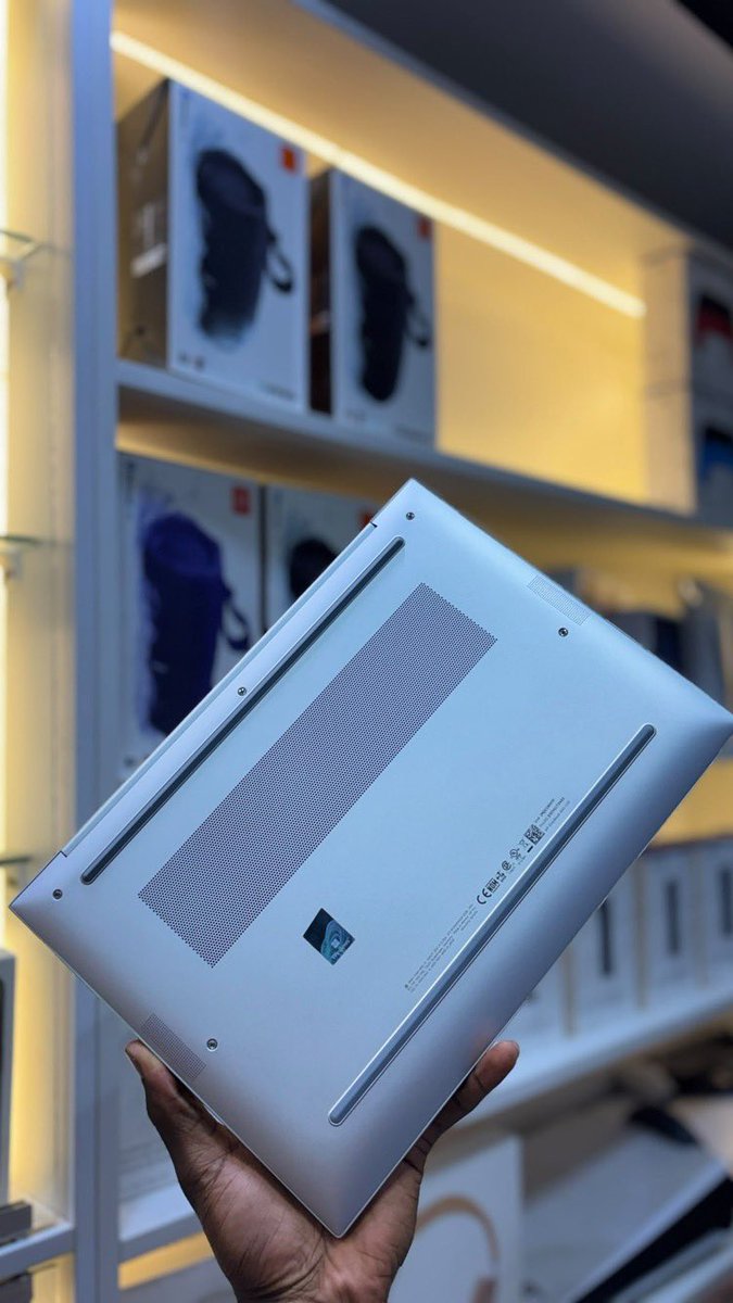 0panaa_1's tweet photo. *HP ELITEBOOK 840 G8*
TOUCHSCREEN 
INTEL CORE i7 11th gen
Base speed -2.4ghz
•14 inch
•Memory speed: 3200mhz 
•16GB DDR4 Ram
•256GB Ssd
•Graphics: Intel Iris(8GB SHARED GPU)
•FHD display 
•USB Type C
•Keyboard💡
•FACE ID
•Fingerprint
•Charger🔌

Ghc: 5.7k
☎️0241636577 https://t.co/KSZ4qkQ6Wp