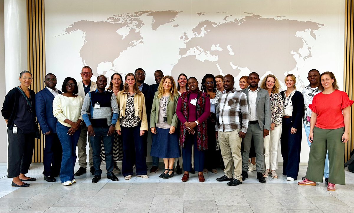 WHO_Zimbabwe's tweet photo. 🇿🇼🤝🇸🇪 As part of the peer-to-peer exchange in Sweden, the Public Health Institute of Zimbabwe (PHIZ) together with WHO, visited @Sida yesterday, strengthening collaboration and exploring opportunities for mutual learning and partnership with the Regional Programme and #SPHIRHA. https://t.co/oWBxQSUE2D