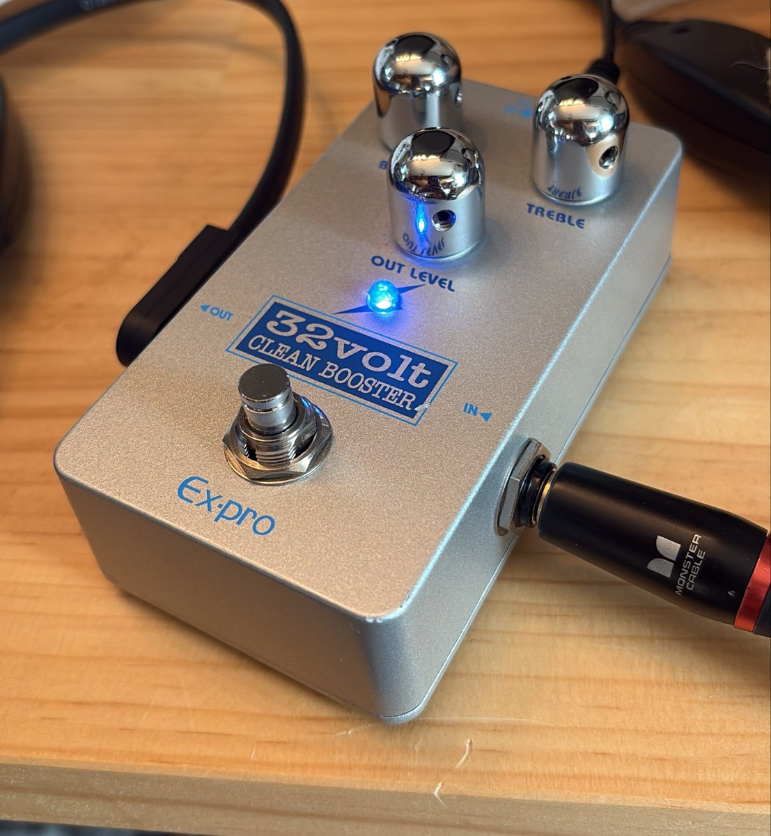 pbjbflpjbass's tweet photo. #MNG Ex-pro 32 volt CLEAN BOOSTER 
10年くらい前に使ってて、当時手放してしまって後悔していたので、再MNG。
ベースに使うとちょっと音が硬くなるというレビューもありましたが、フロントEB PUに使ってみてその硬さを活かせないかなと。うーん、ボードに組んでみないとわからないな…。#Expro https://t.co/w5ytKC5VOY